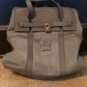 Henri bendel jet setter bag